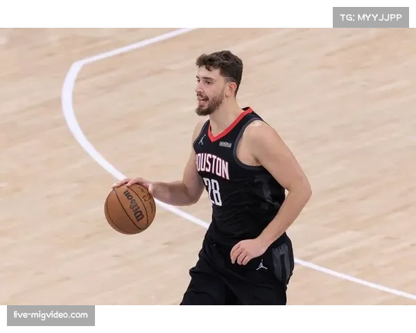 申京18投6中效率低下 火箭内线进攻受阻